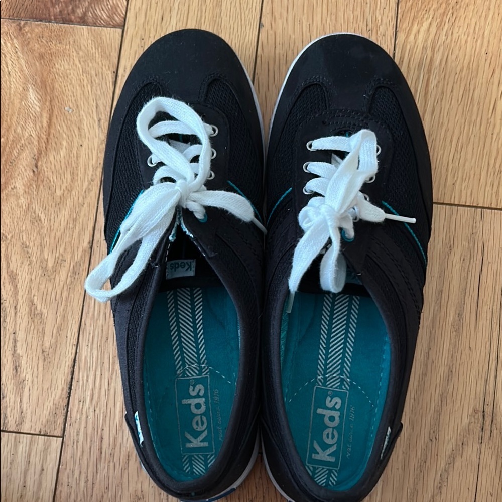 Keds women’s Black and White Sneakers